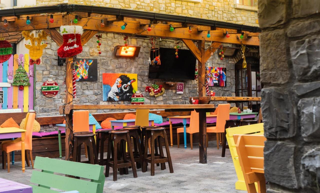 טרים Brogans Bar & Hotel מראה חיצוני תמונה