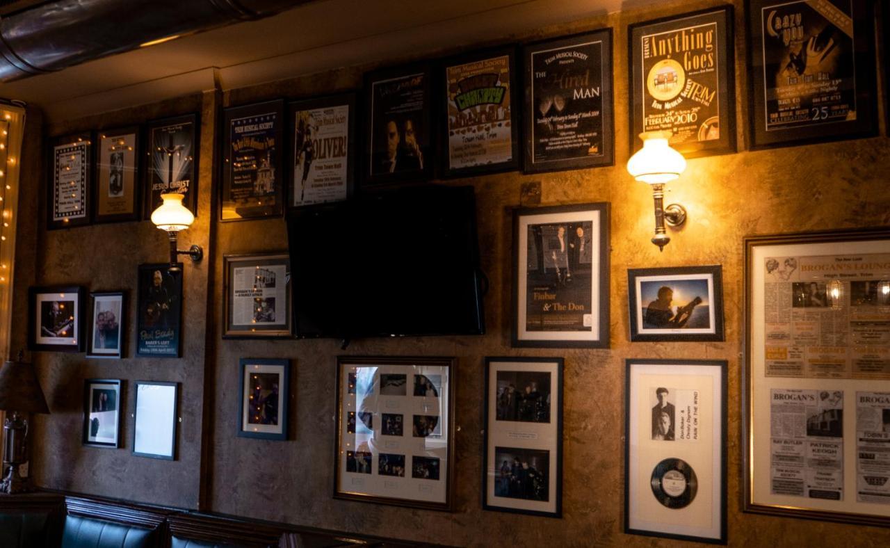 טרים Brogans Bar & Hotel מראה חיצוני תמונה