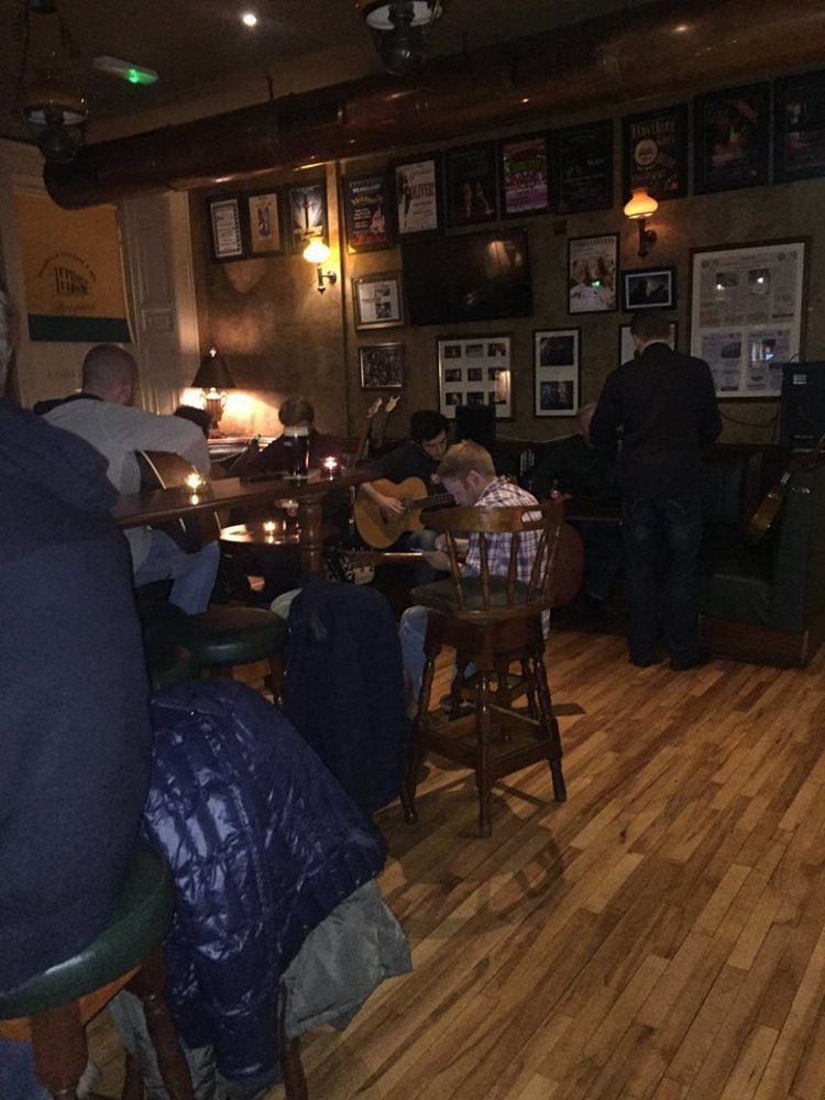 טרים Brogans Bar & Hotel מראה חיצוני תמונה